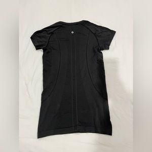 Lululemon swiftly tech top